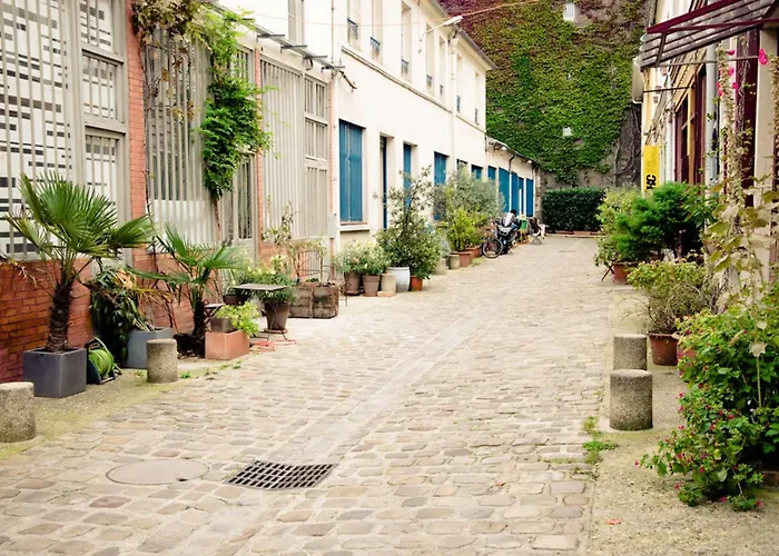 Trendy Heart Of Bastille Lively Street 巴黎